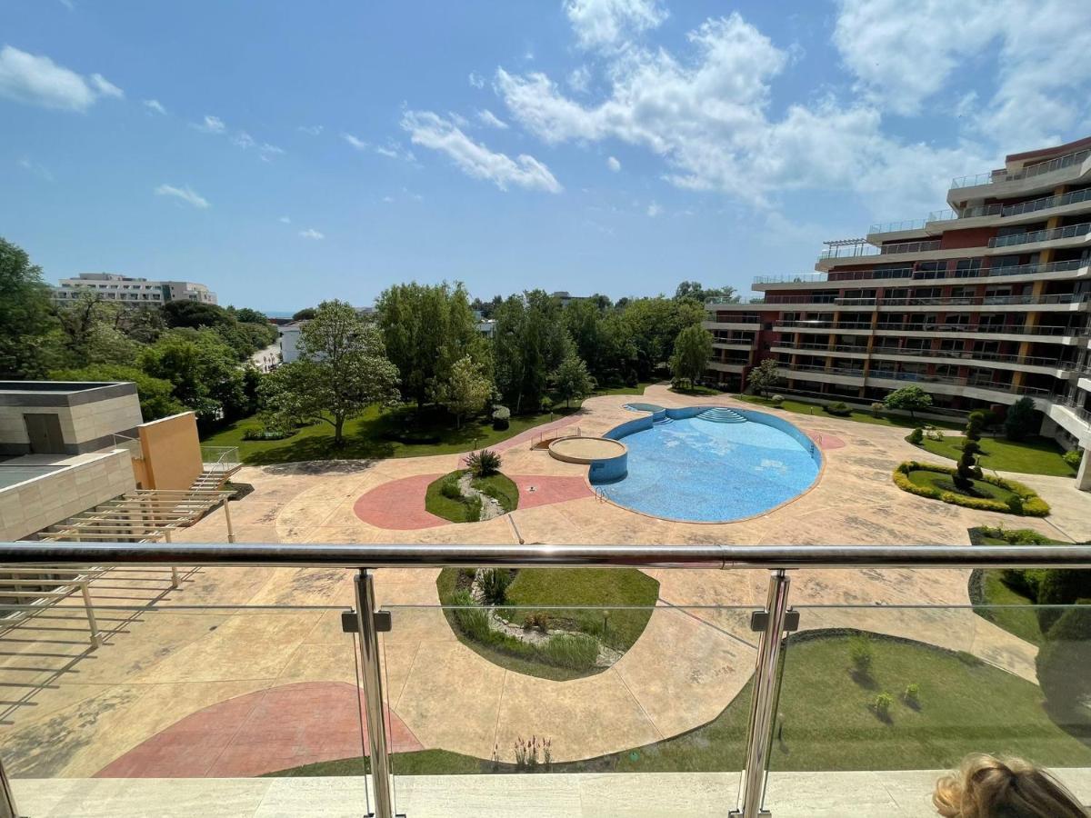Apartment In Peter House *