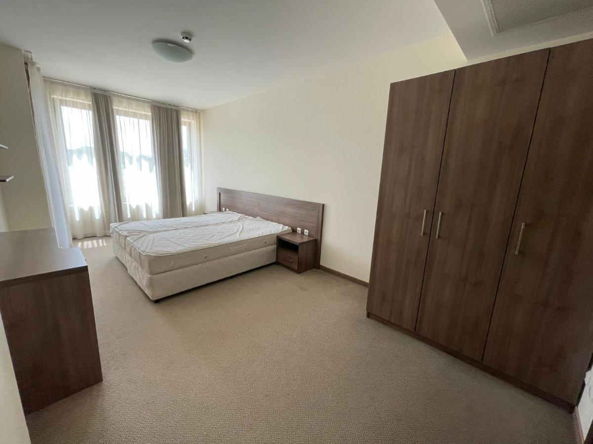 Apartment In Peter House